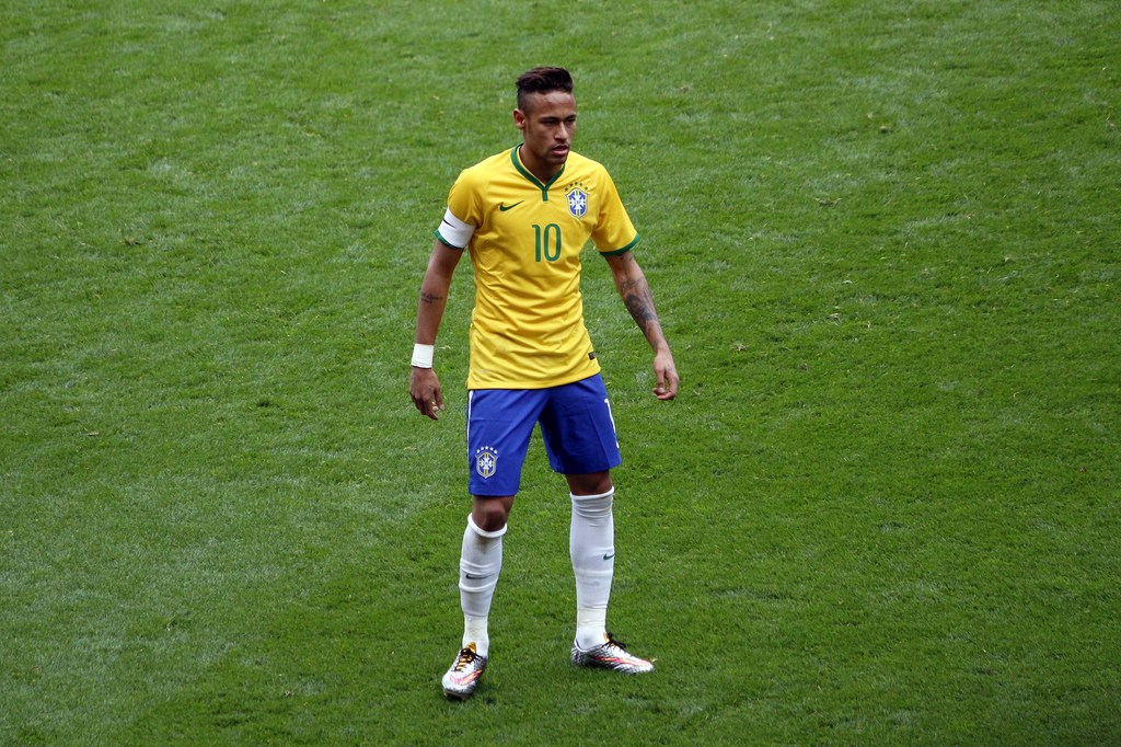 Neymar, gravissimo infortunio: starà fuori 7 mesi