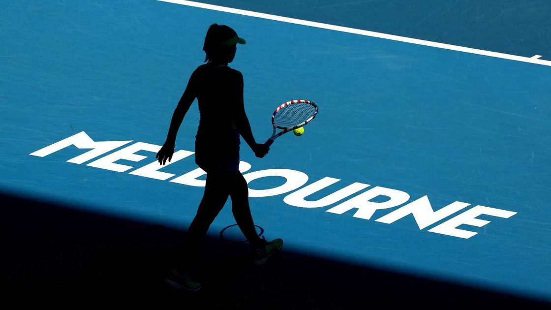 Tennis, Australian Open: positivi su due voli, quasi 50 tennisti in isolamento