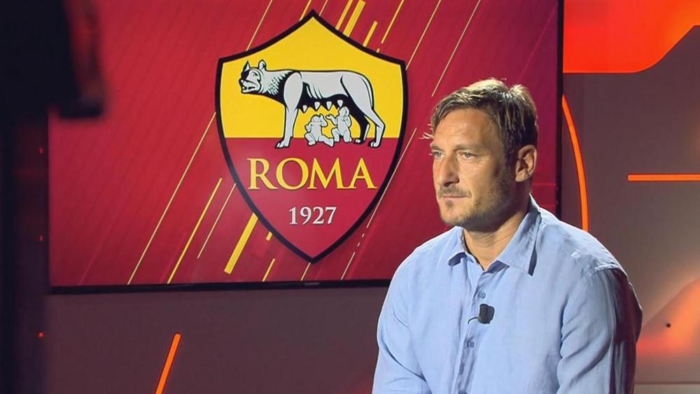 FIGC: Commissione Agenti apre indagine su Totti procuratore e la CT10