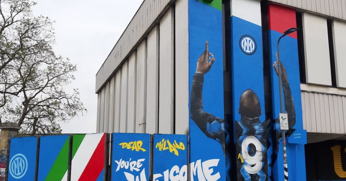 Inter: murales dei tifosi per Lukaku