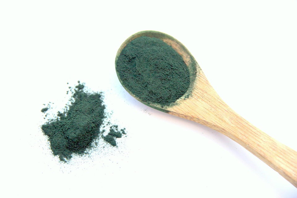 Alga Spirulina: cos’è, a cosa serve, proprietà, benefici, controindicazioni e recensioni