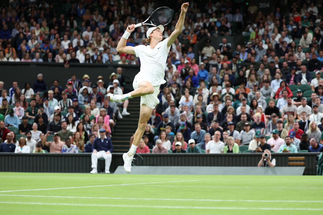 Wimbledon, Sinner vola in semifinale: sfiderà re Djokovic